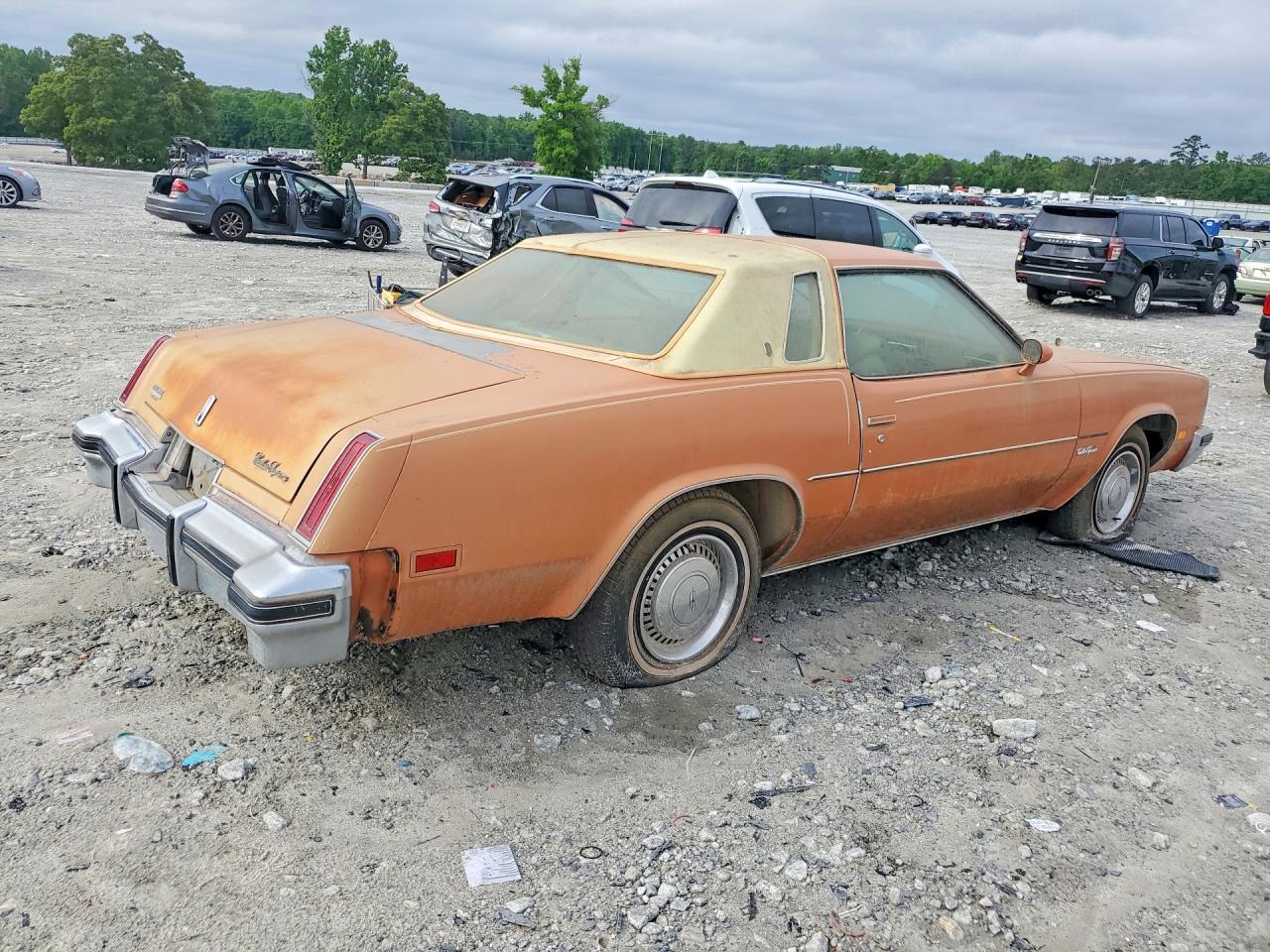 1977 Oldsmobile Cutlass Supreme - Image 3