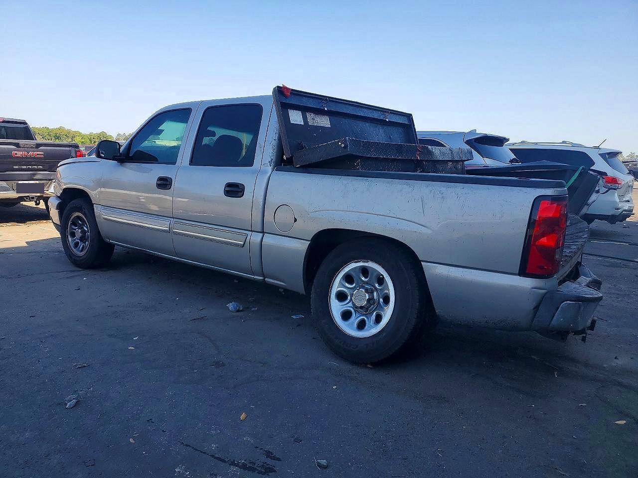 2006 Chevrolet Silverado C1500 - Фото 2