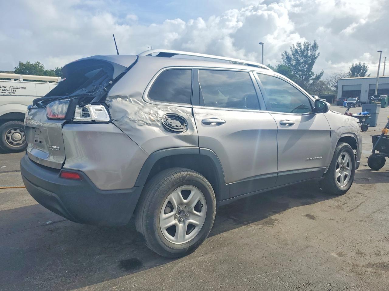 2019 Jeep Cherokee Latitude - Фото 3