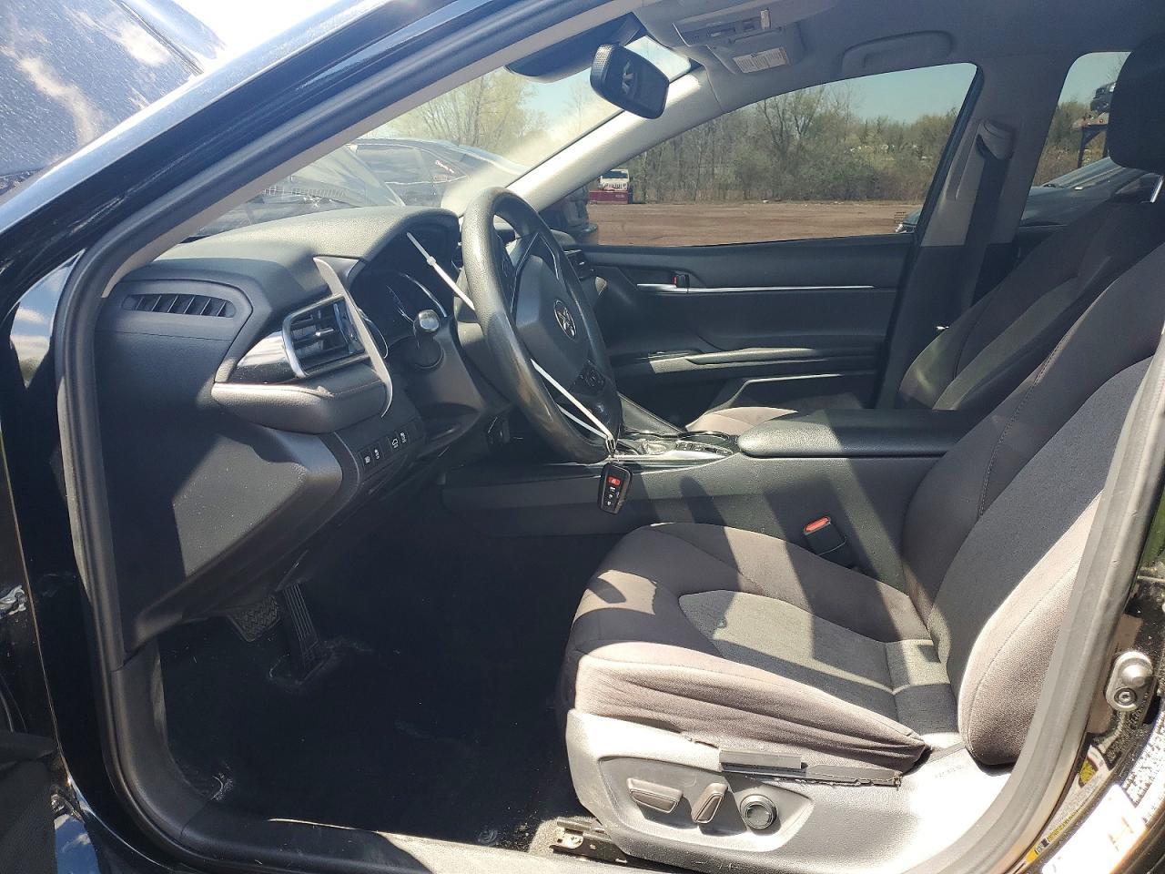2019 Toyota Camry Le - Фото 7