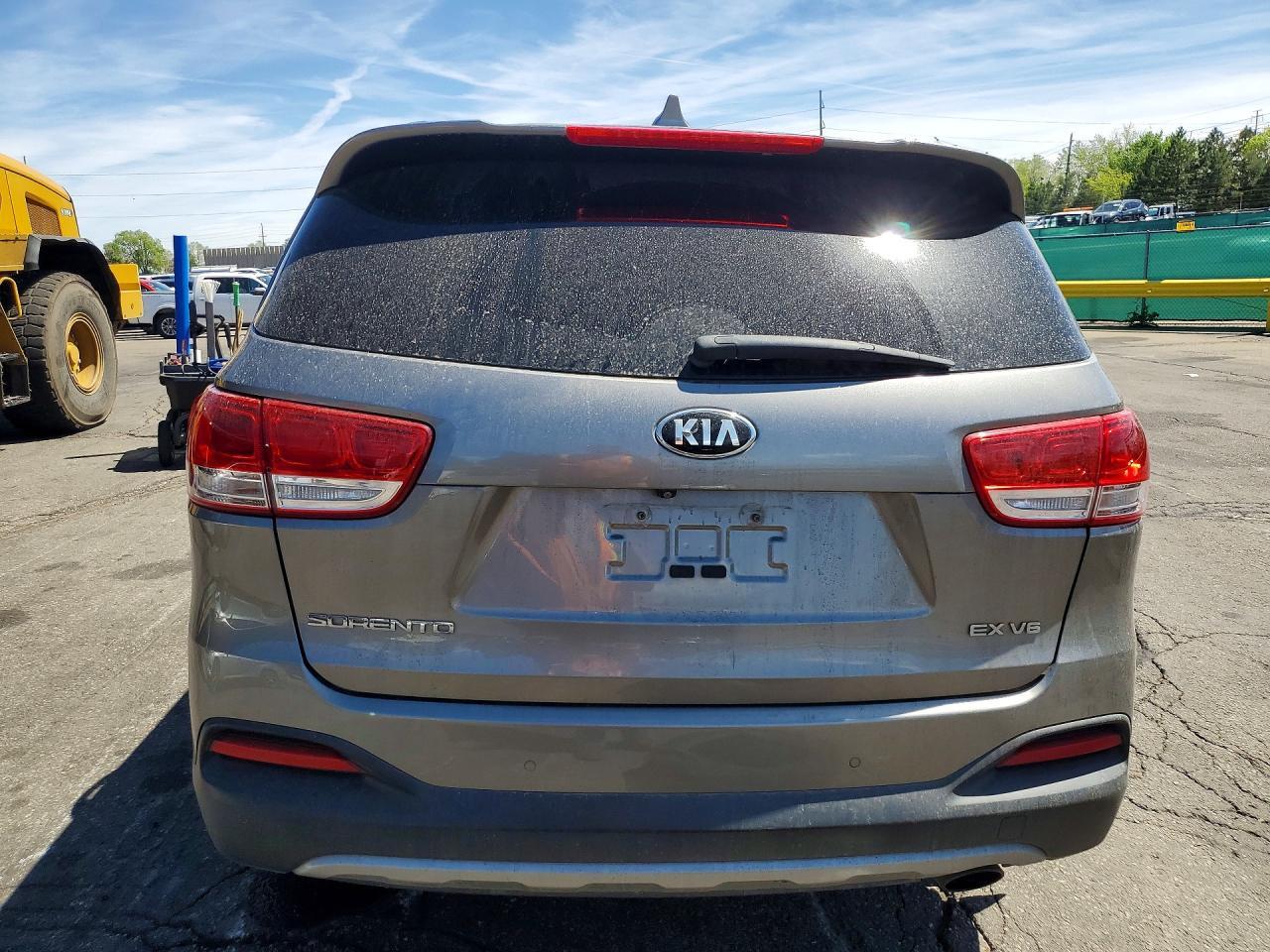 2016 Kia Sorento Ex - Image 6