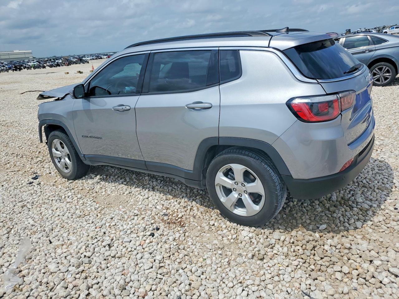 2019 Jeep Compass - Image 2