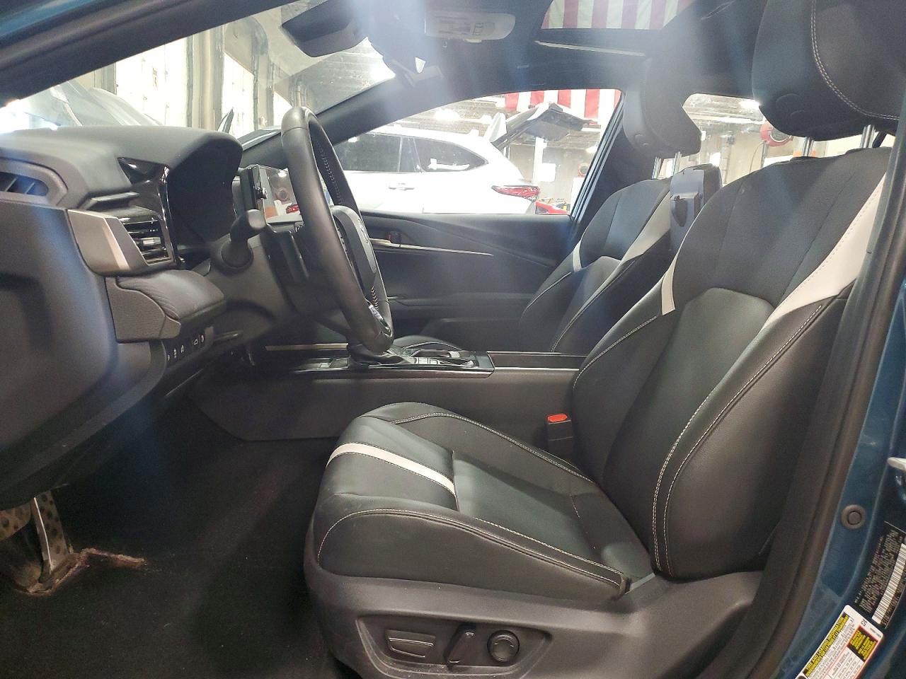 2025 Toyota Camry Se - Фото 7