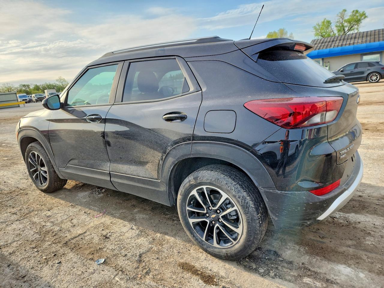 2025 Chevrolet Trailblazer Lt - Image 2