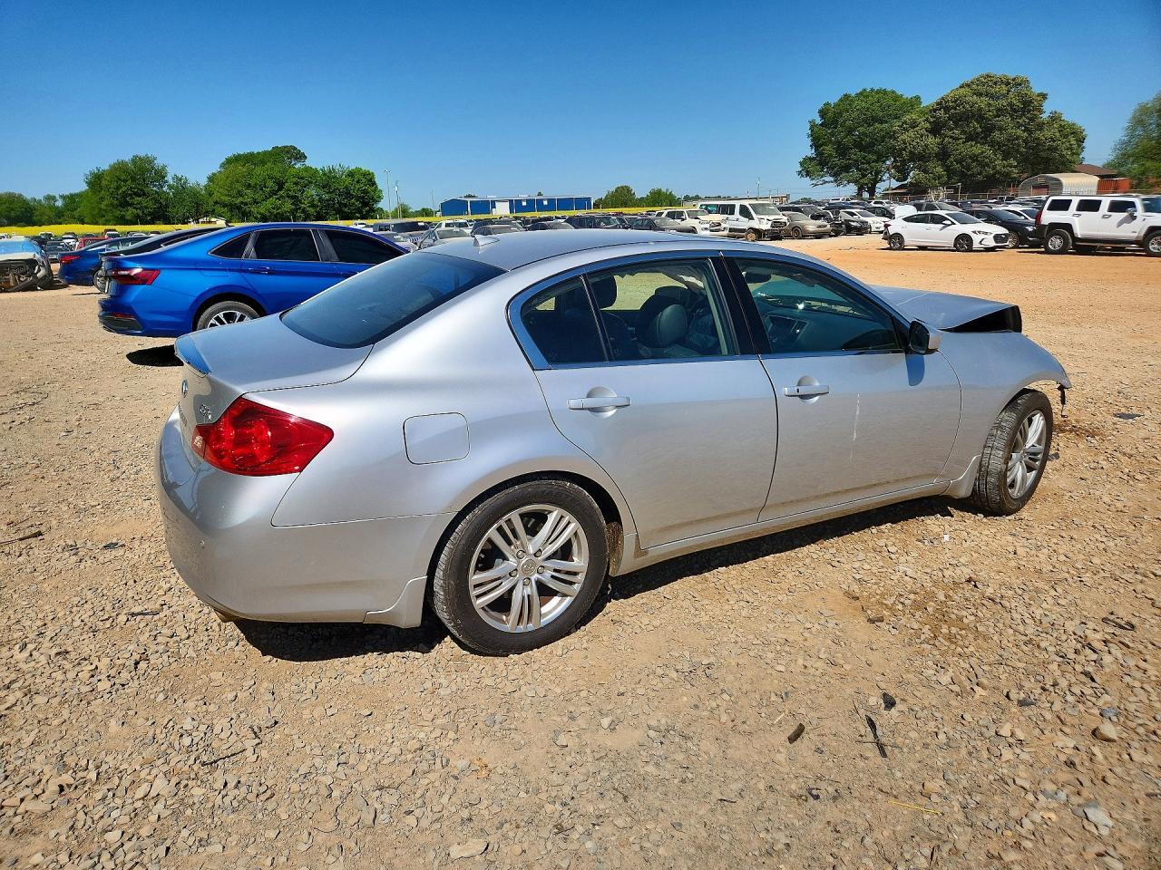 2010 Infiniti G37 Sedan X - Фото 3