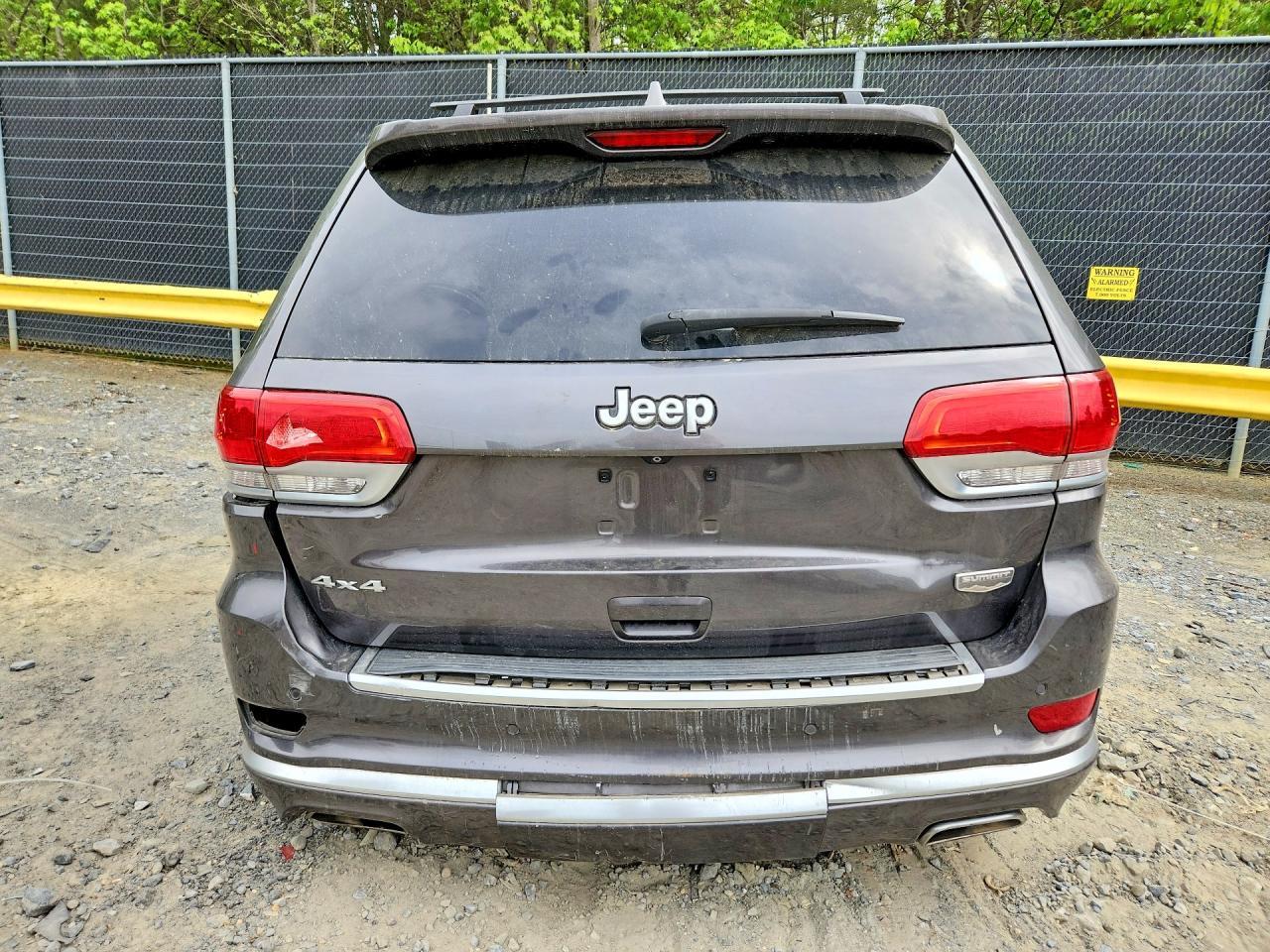 2015 Jeep Grand Cherokee Summit - Image 6