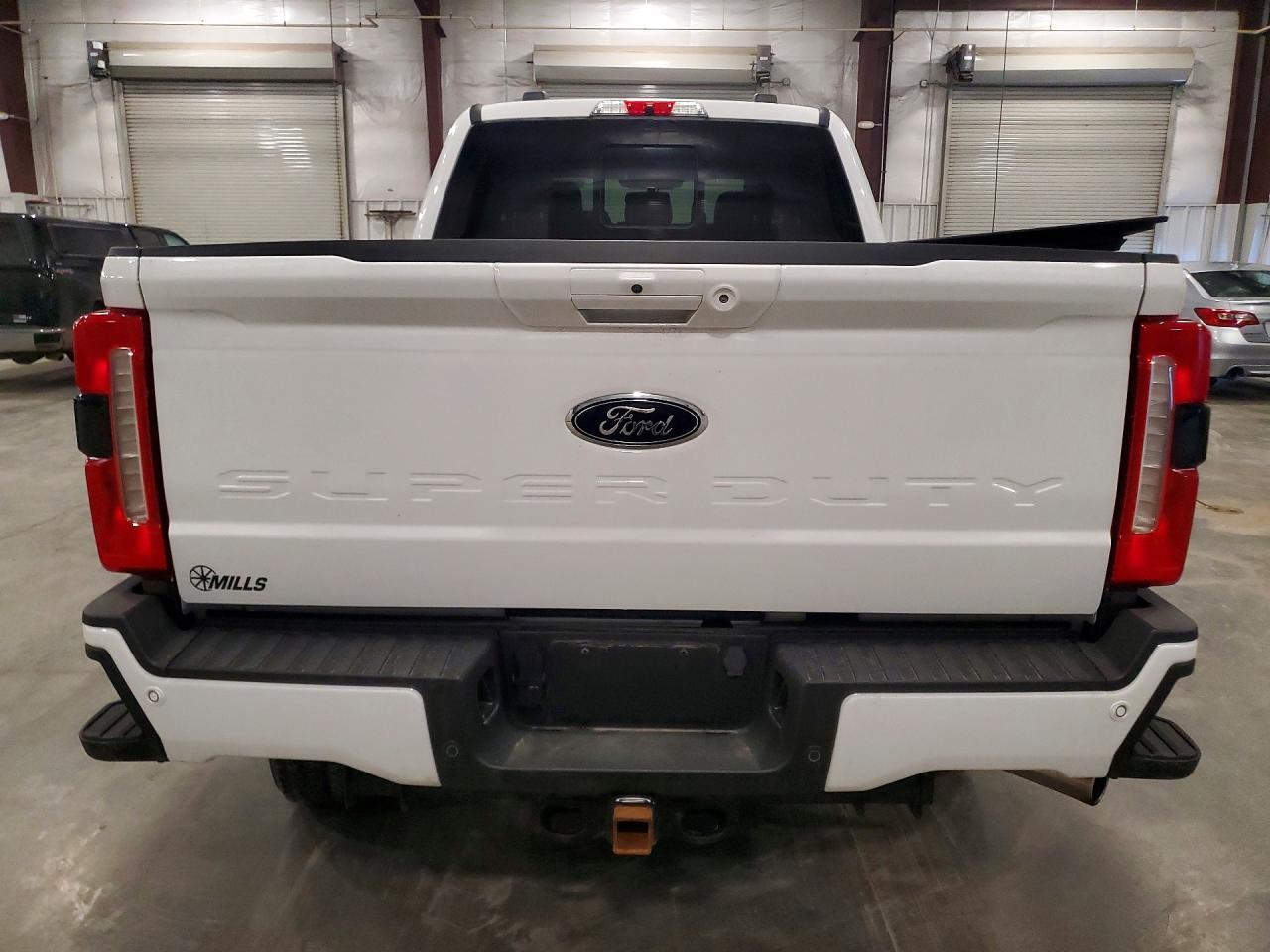 2023 Ford F350 Super Duty - Фото 6