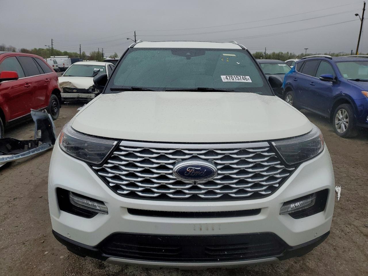 2020 Ford Explorer Platinum - Image 5