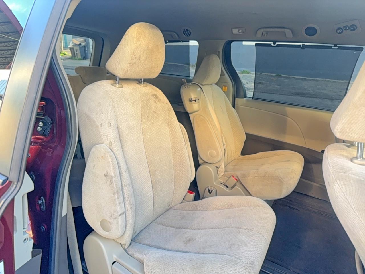 2011 Toyota Sienna Le - Фото 6