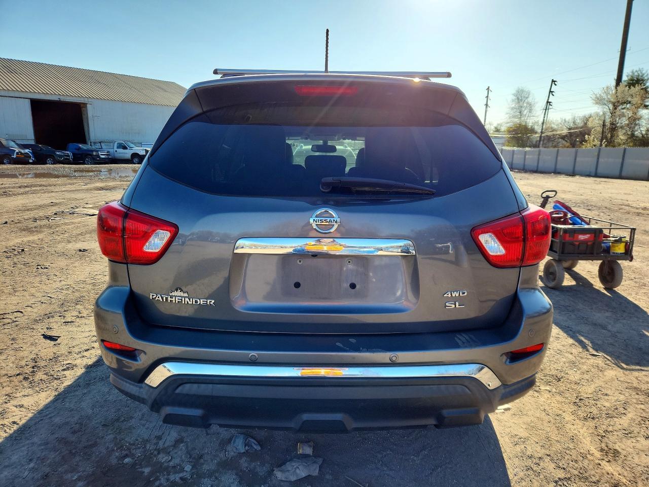 2017 Nissan Pathfinder Sl - Image 6