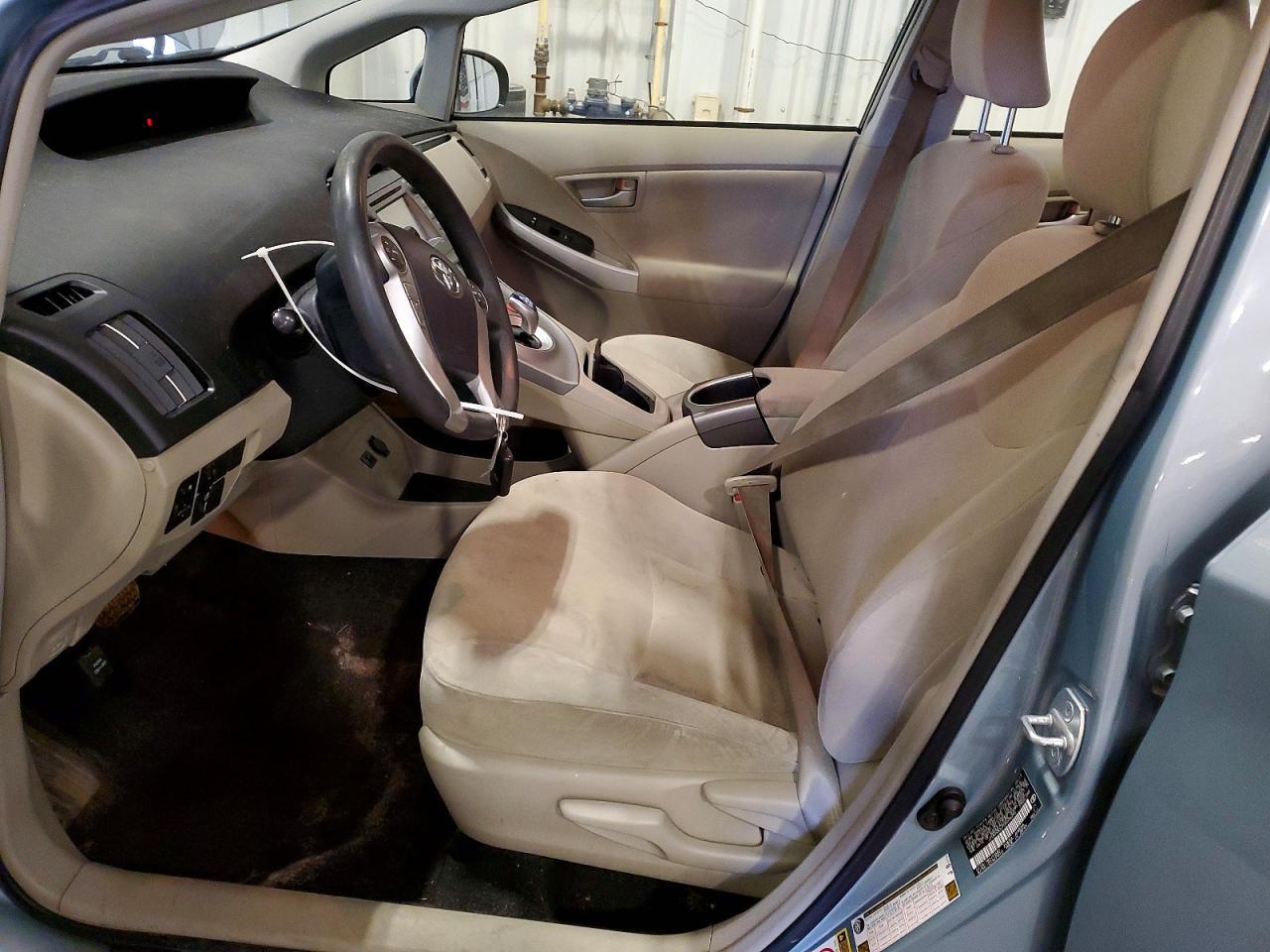 2013 Toyota Prius Three - Фото 7