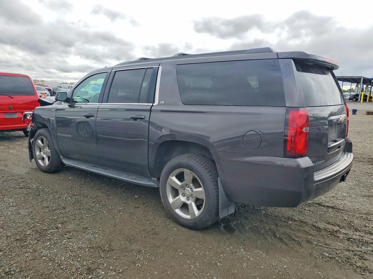 2016 Chevrolet Suburban K1500 Ls - Фото 2