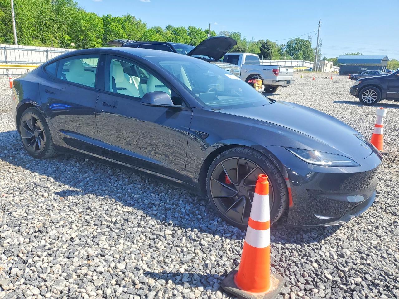 2024 Tesla Model 3 - Image 4
