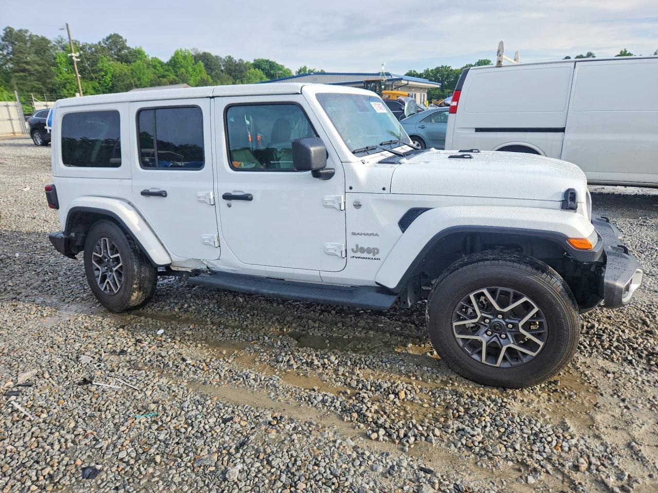 2024 Jeep Wrangler Sahara - Image 4