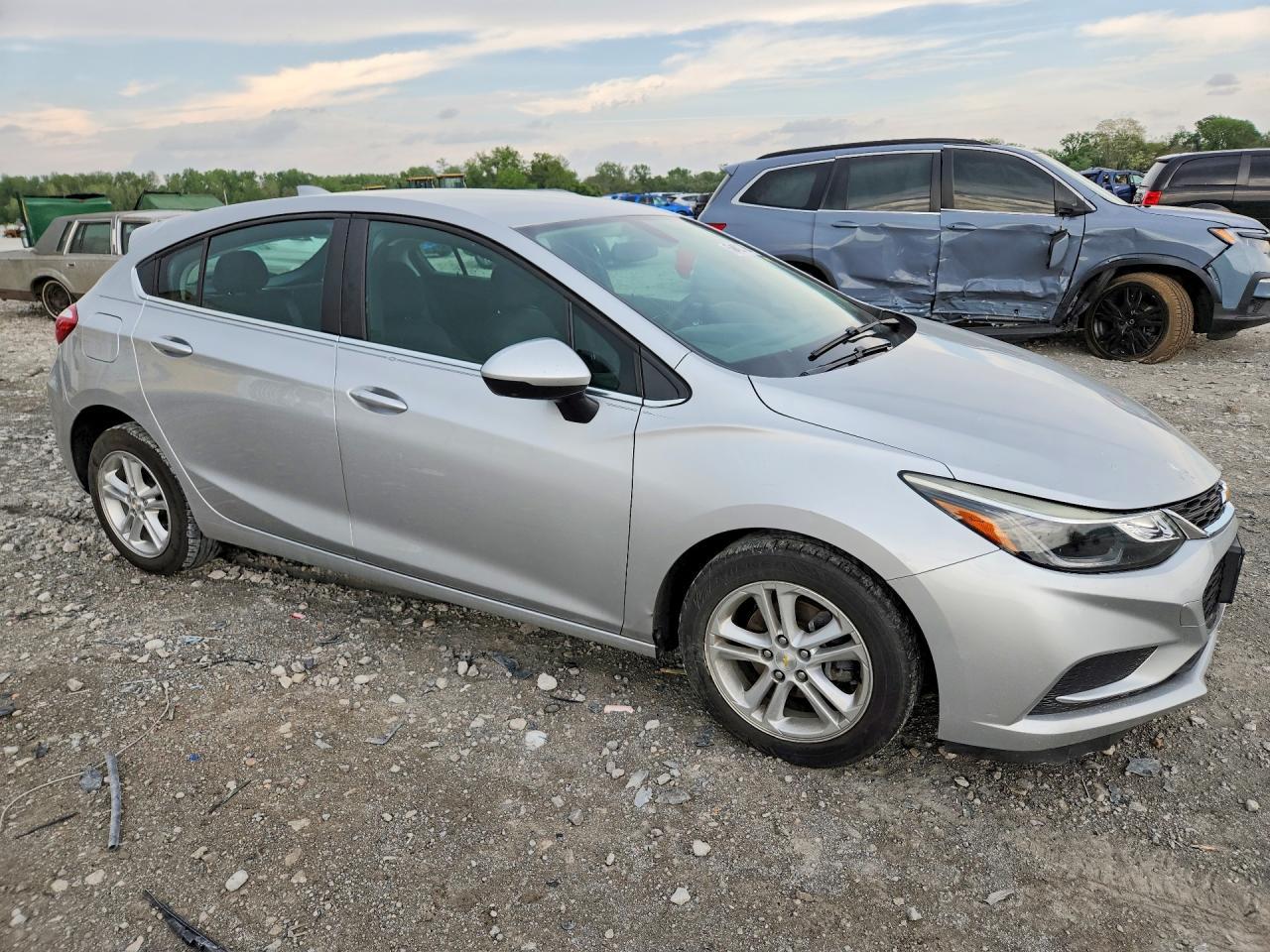 2018 Chevrolet Cruze Lt - Фото 4
