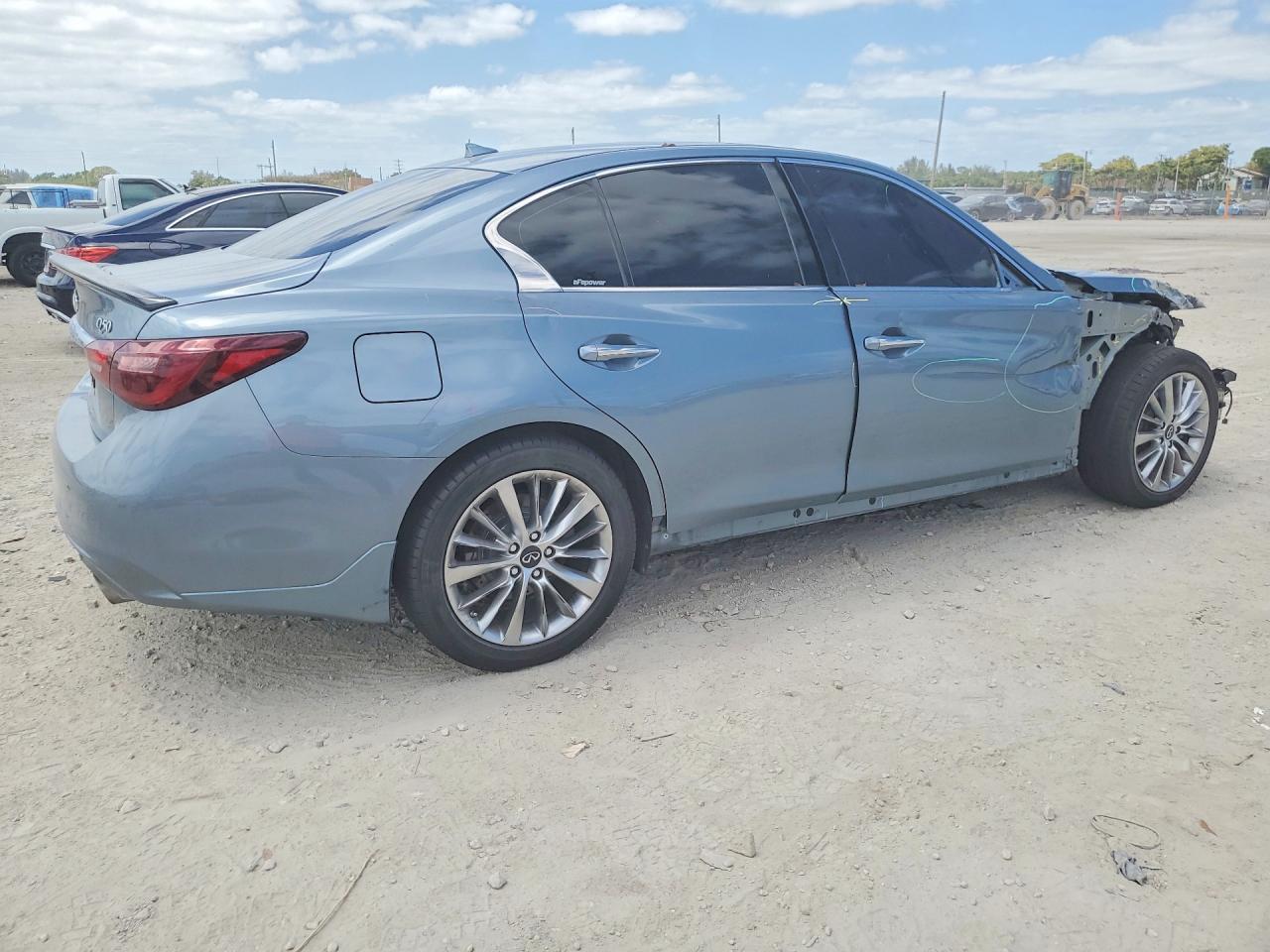 2020 Infiniti Q50 3.0T Luxe - Фото 3
