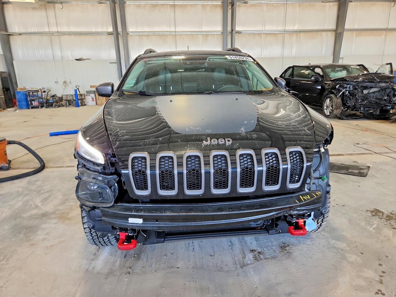 2016 Jeep Cherokee Trailhawk - Image 5