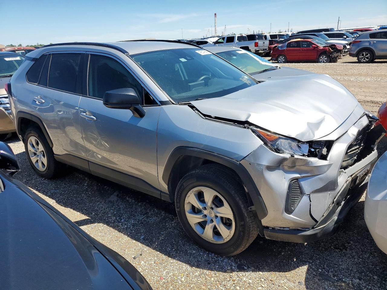 2020 Toyota Rav4 Le - Image 4