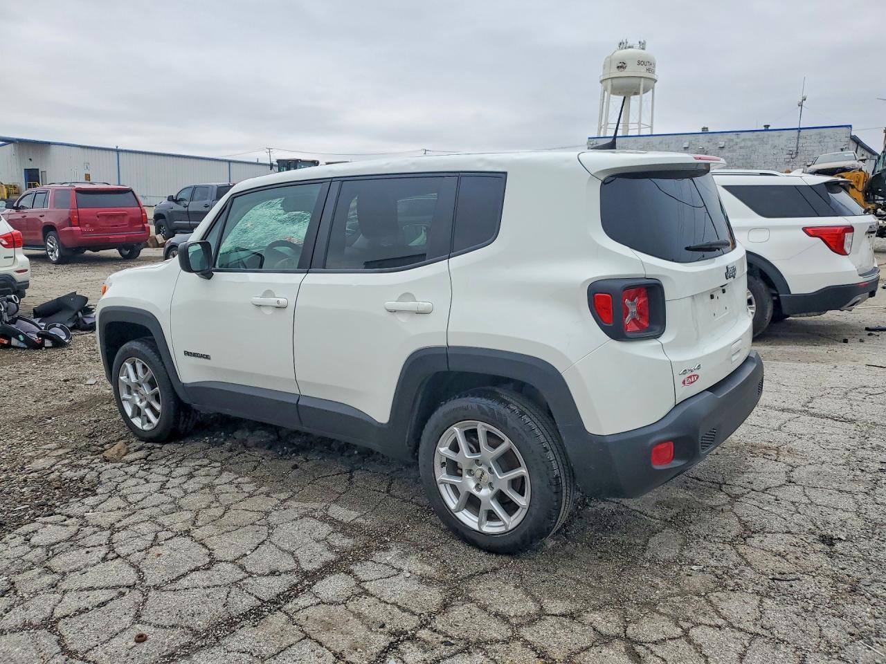 2023 Jeep Renegade Latitude - Фото 2