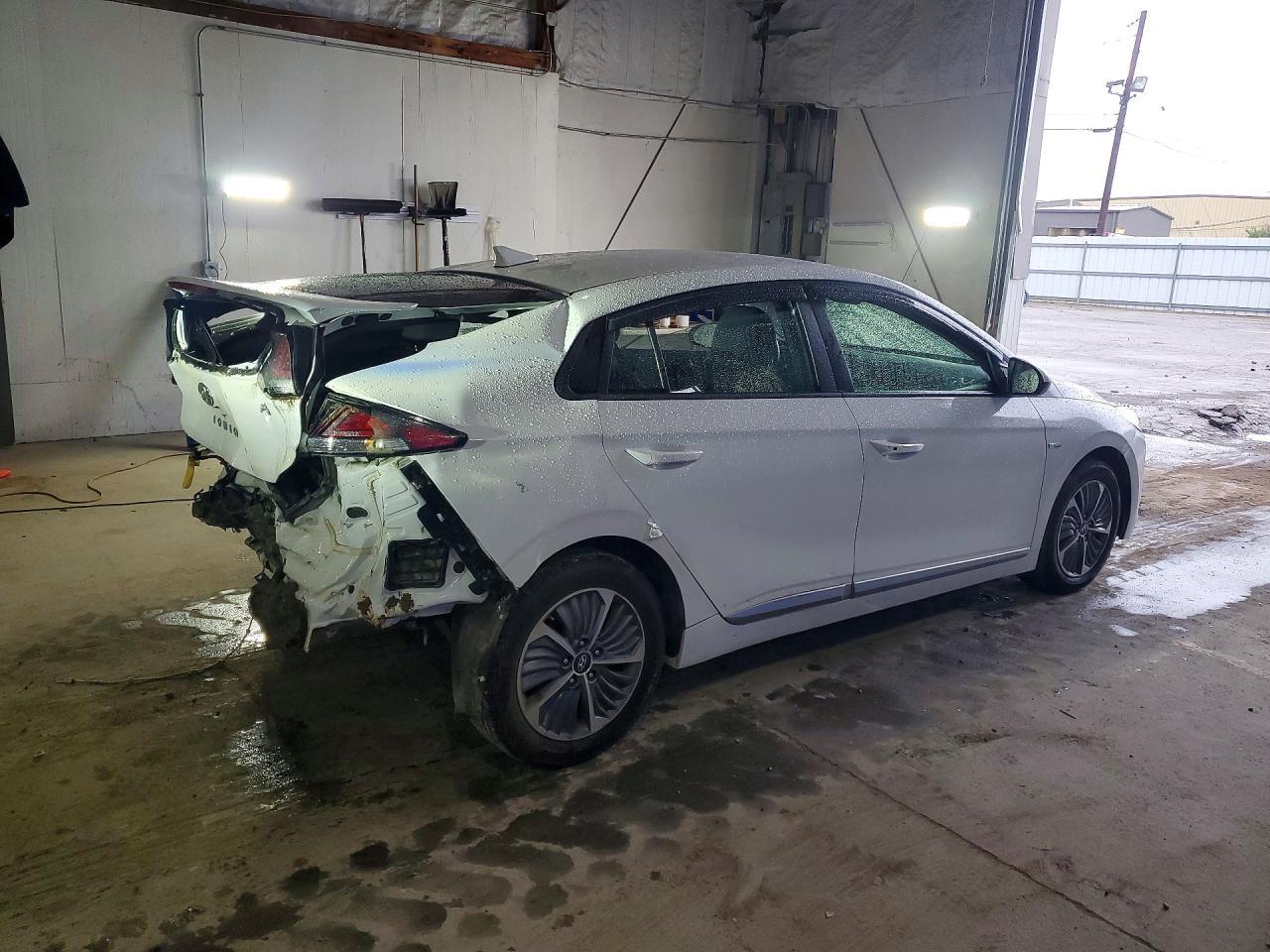 2020 Hyundai Ioniq - Image 3