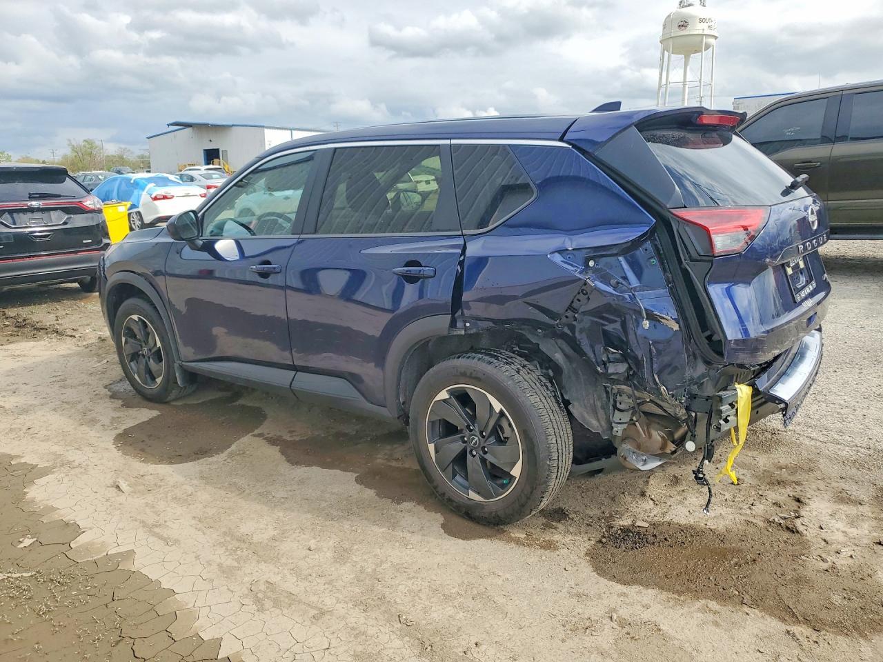 2025 Nissan Rogue Sv - Image 2