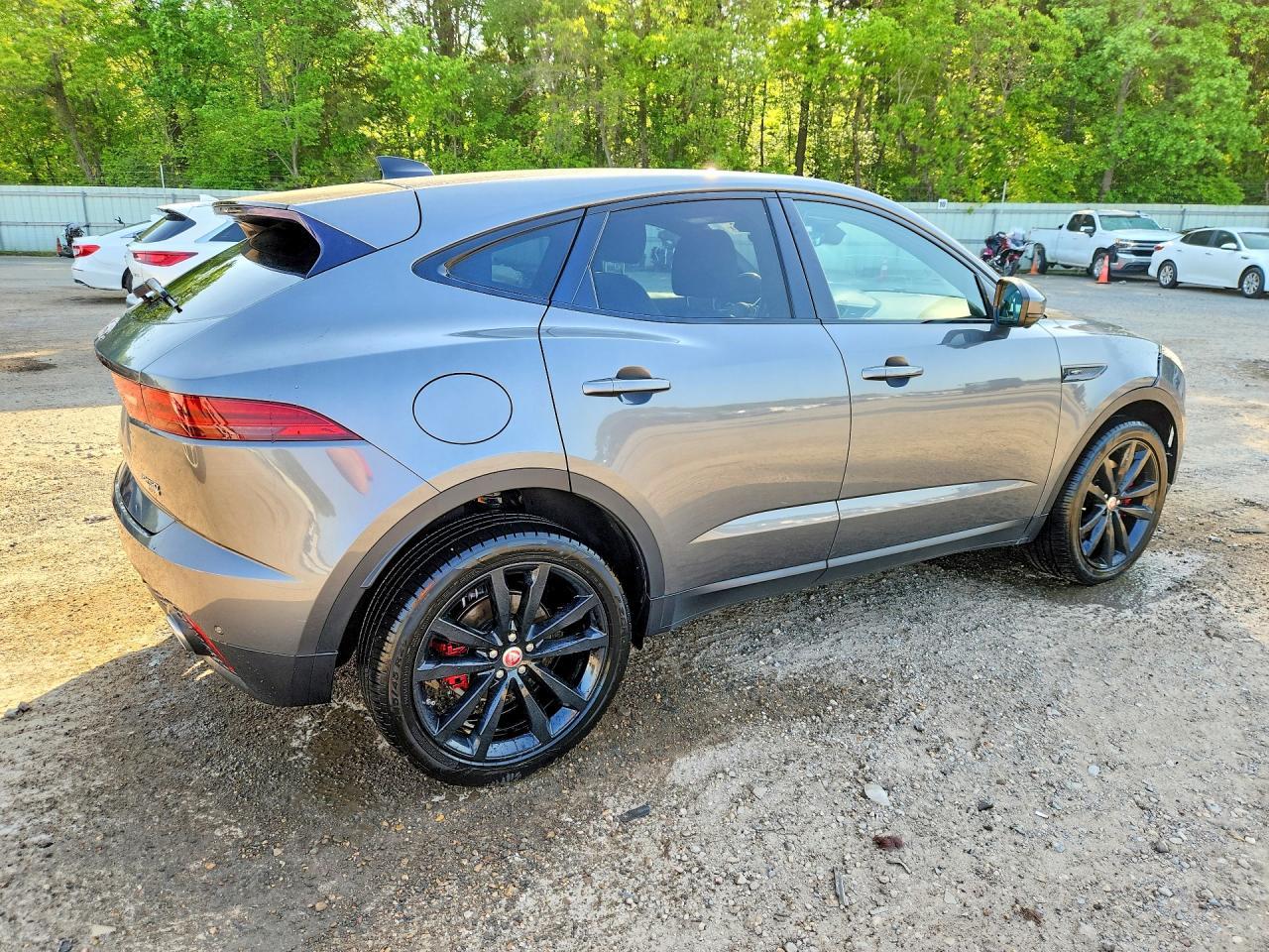 2019 Jaguar E-Pace S - Фото 3