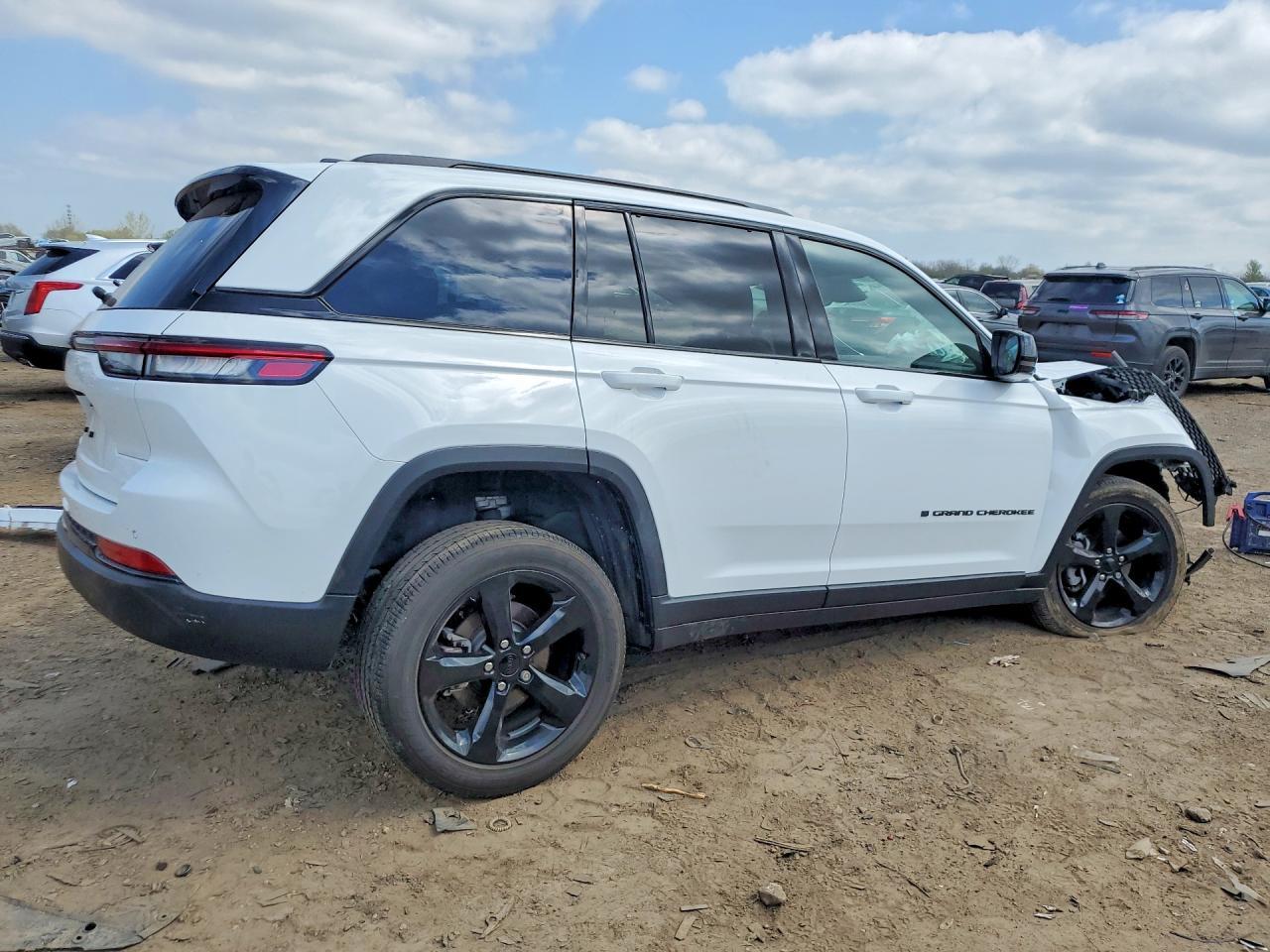 2023 Jeep Grand Cherokee - Фото 3
