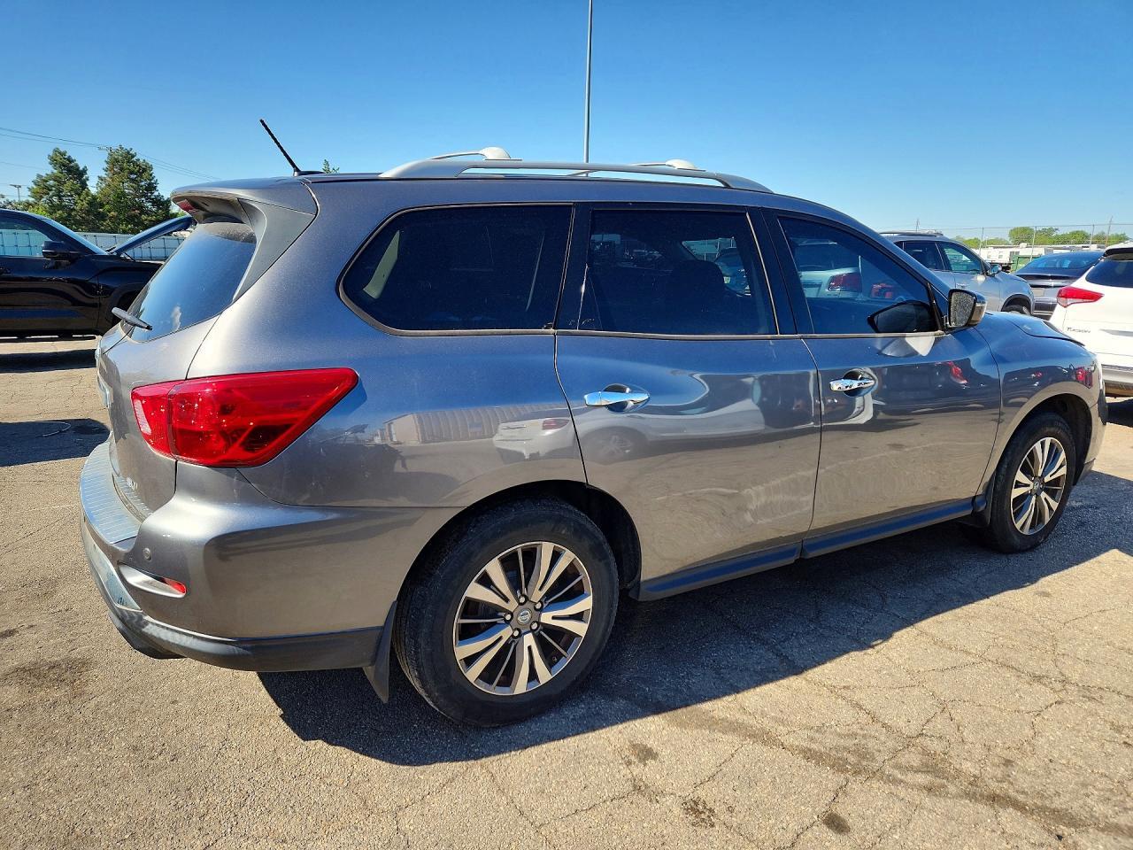 2017 Nissan Pathfinder Sv - Фото 3