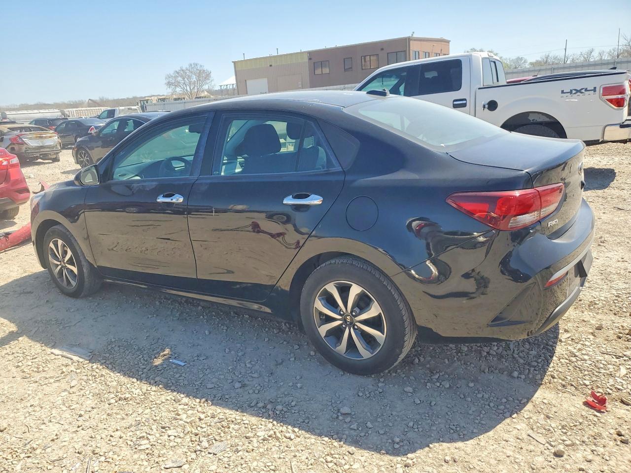 2021 Kia Rio S - Фото 2