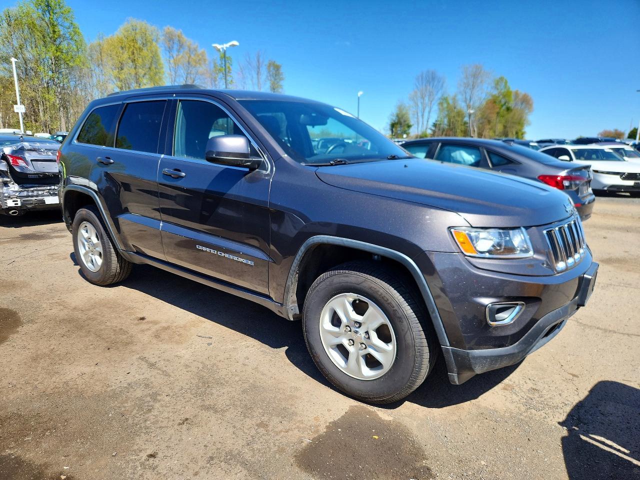 2016 Jeep Grand Cherokee Laredo - Image 4