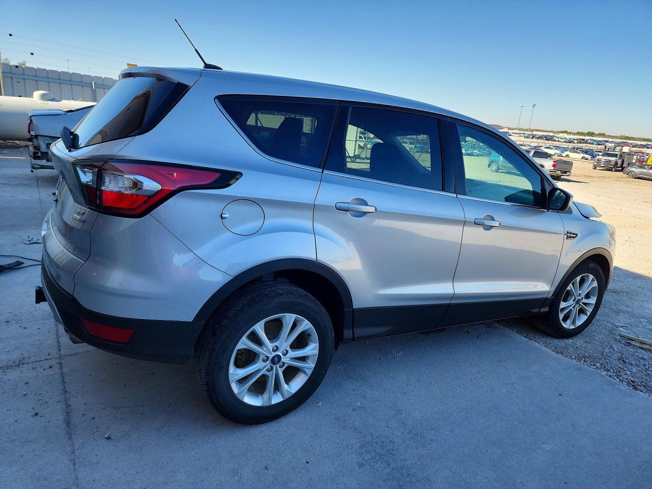 2017 Ford Escape Se - Фото 3