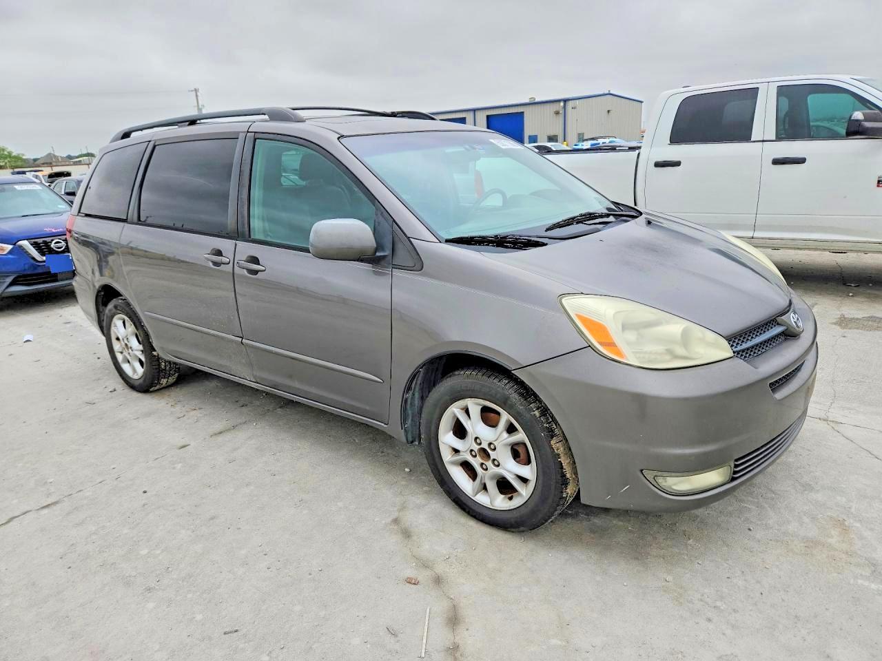 2005 Toyota Sienna Xle 7 Passenger - Image 4