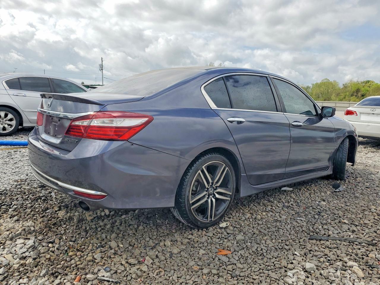2017 Honda Accord Sport - Image 3