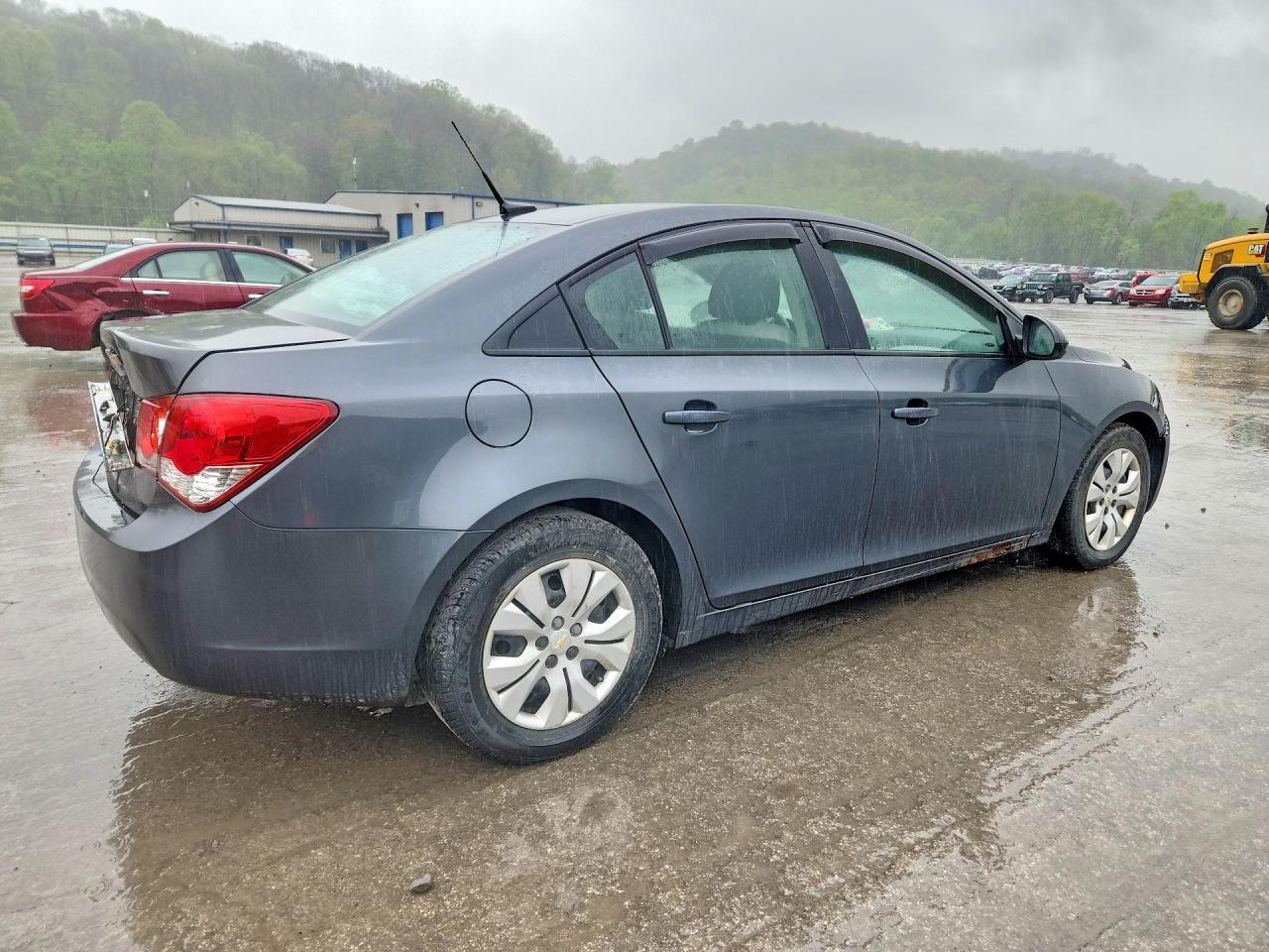2013 Chevrolet Cruze Ls - Фото 3