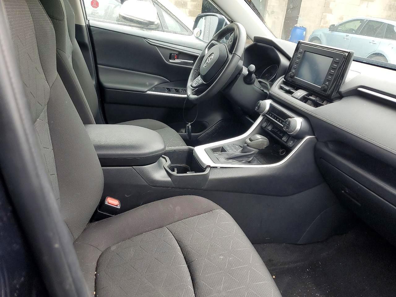2022 Toyota Rav4 Xle - Image 5