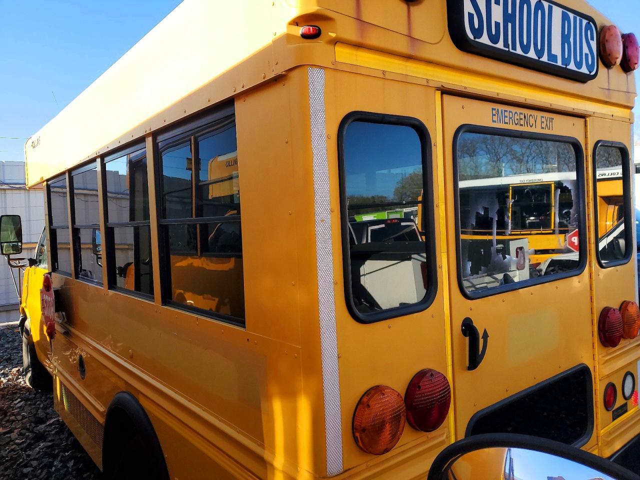 2011 Collins Bantam G3500 - School Bus - Image 3