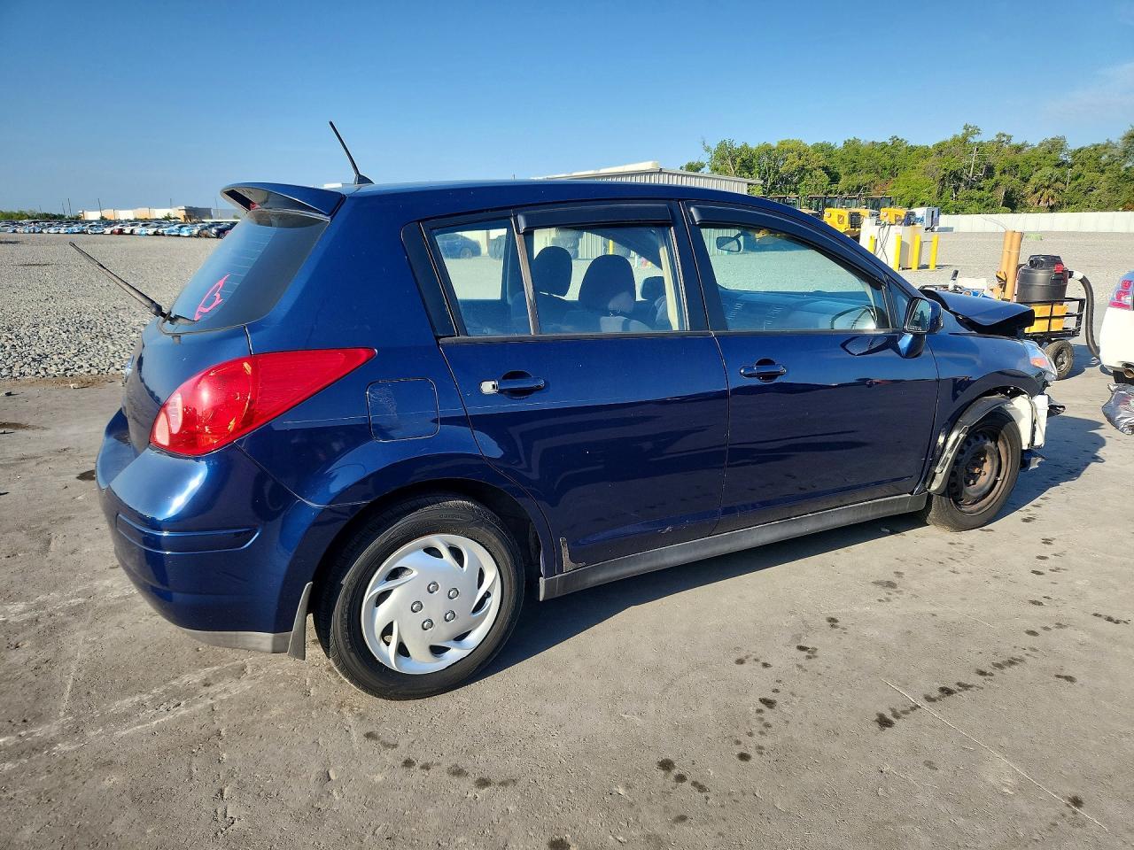 2008 Nissan Versa 1.8 S - Фото 3