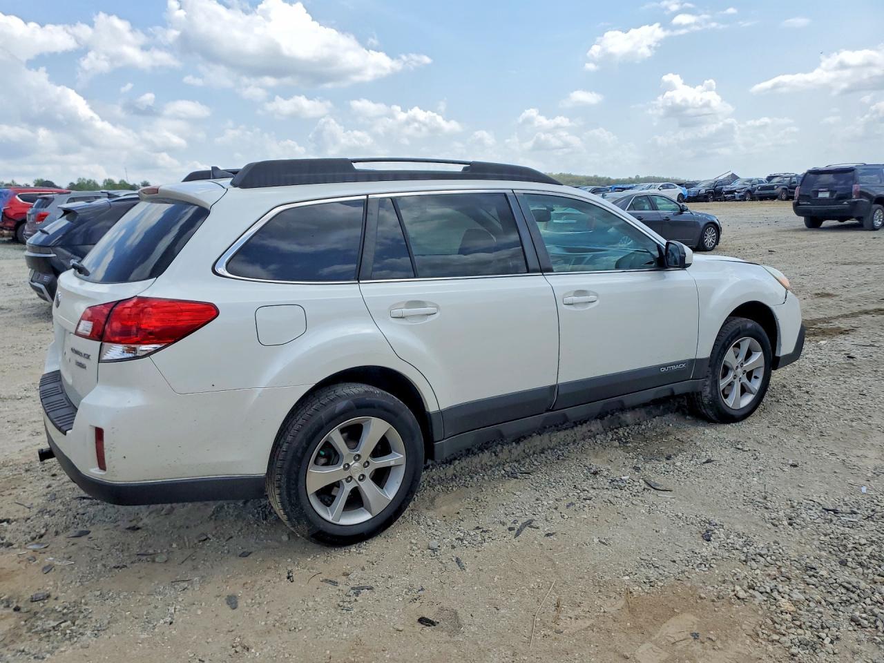 2013 Subaru Outback 3.6R Limited - Фото 3