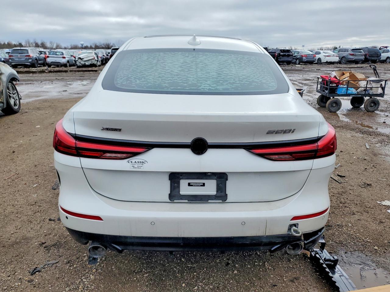 2021 BMW 228Xi - Фото 6