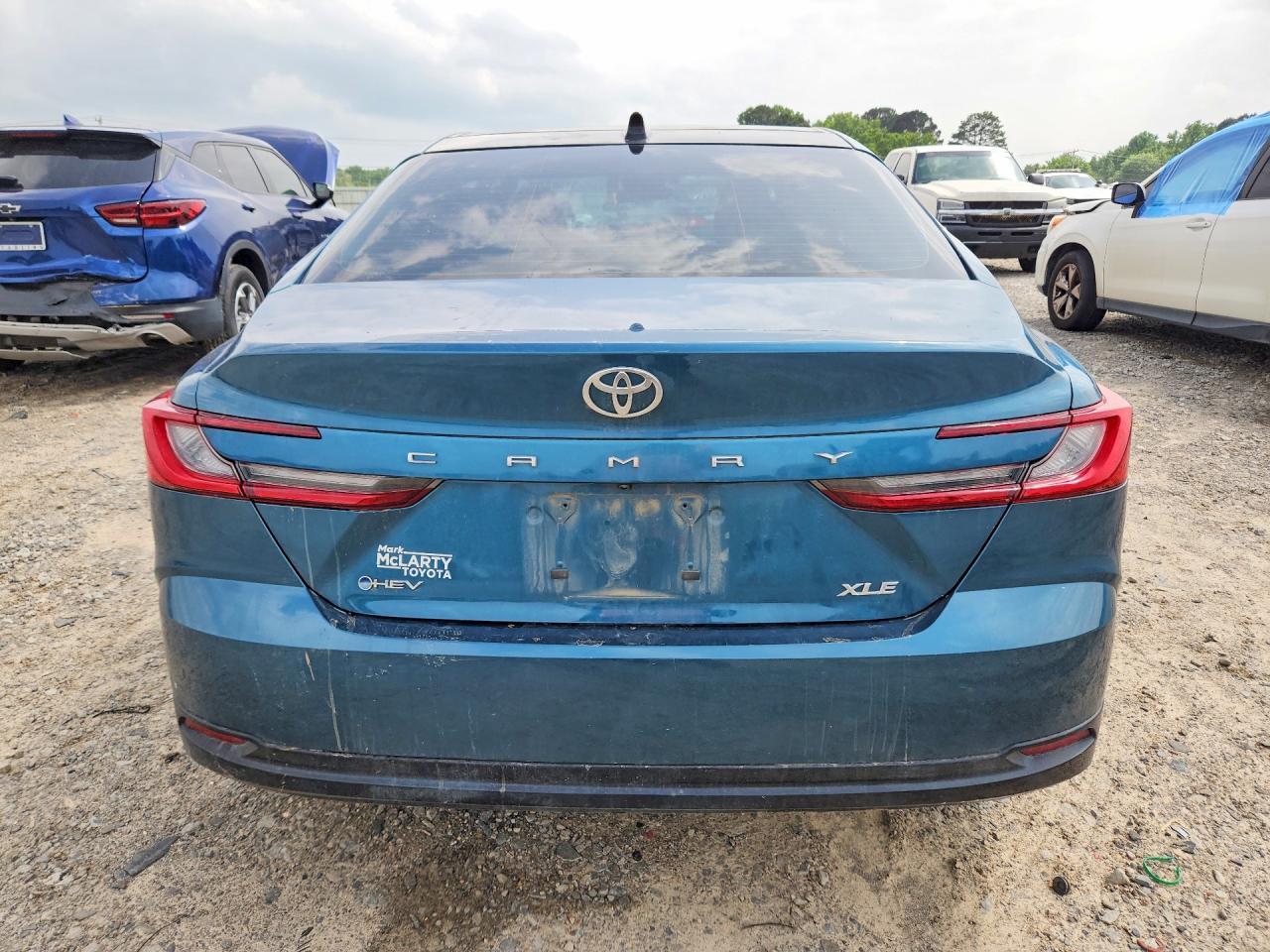 2025 Toyota Camry Xle - Image 6