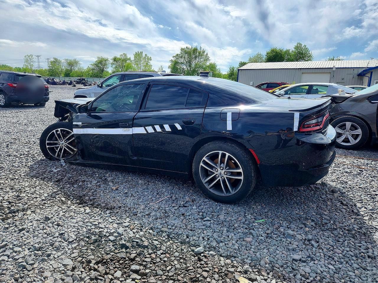 2019 Dodge Charger Sxt - Image 2