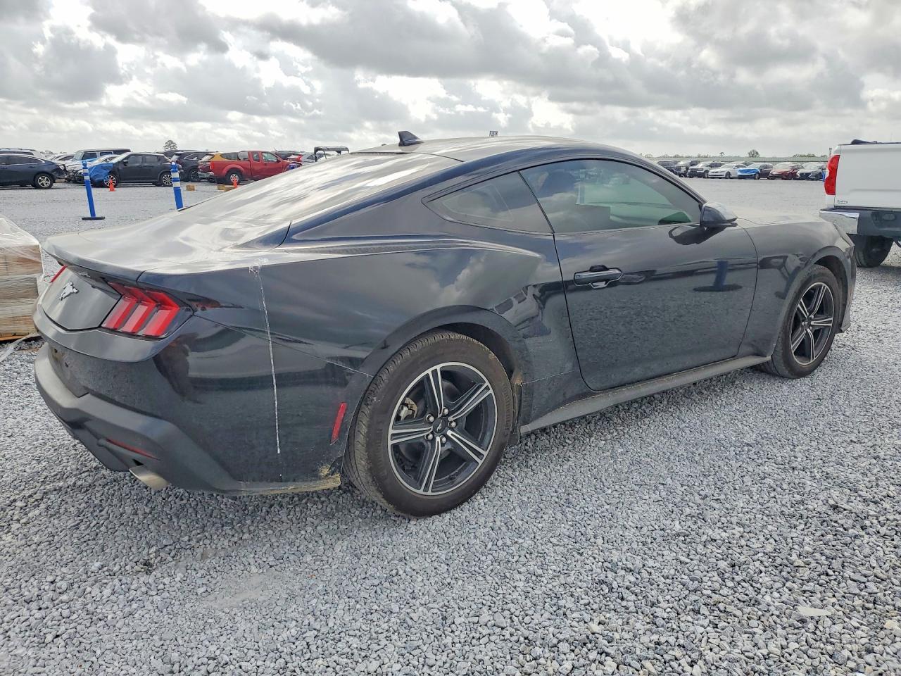 2025 Ford Mustang - Image 3