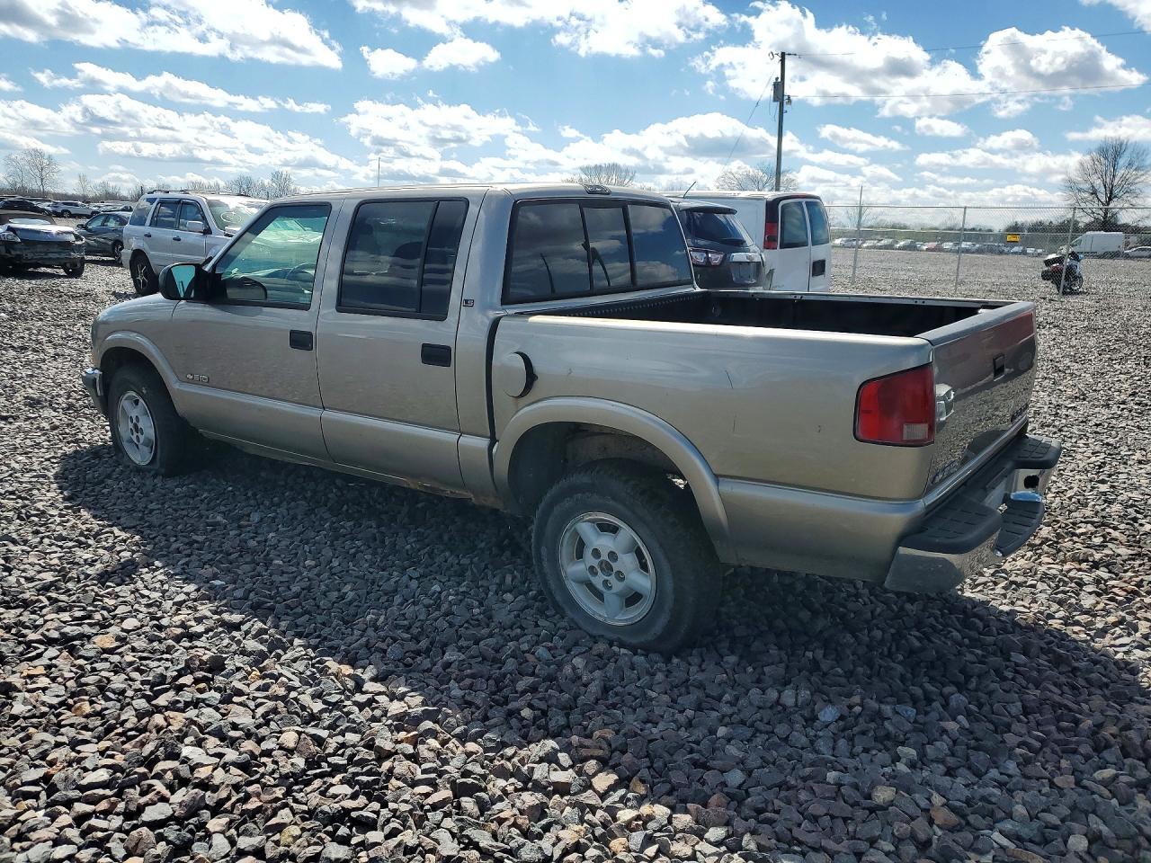 2002 Chevrolet S Truck S10 - Image 2