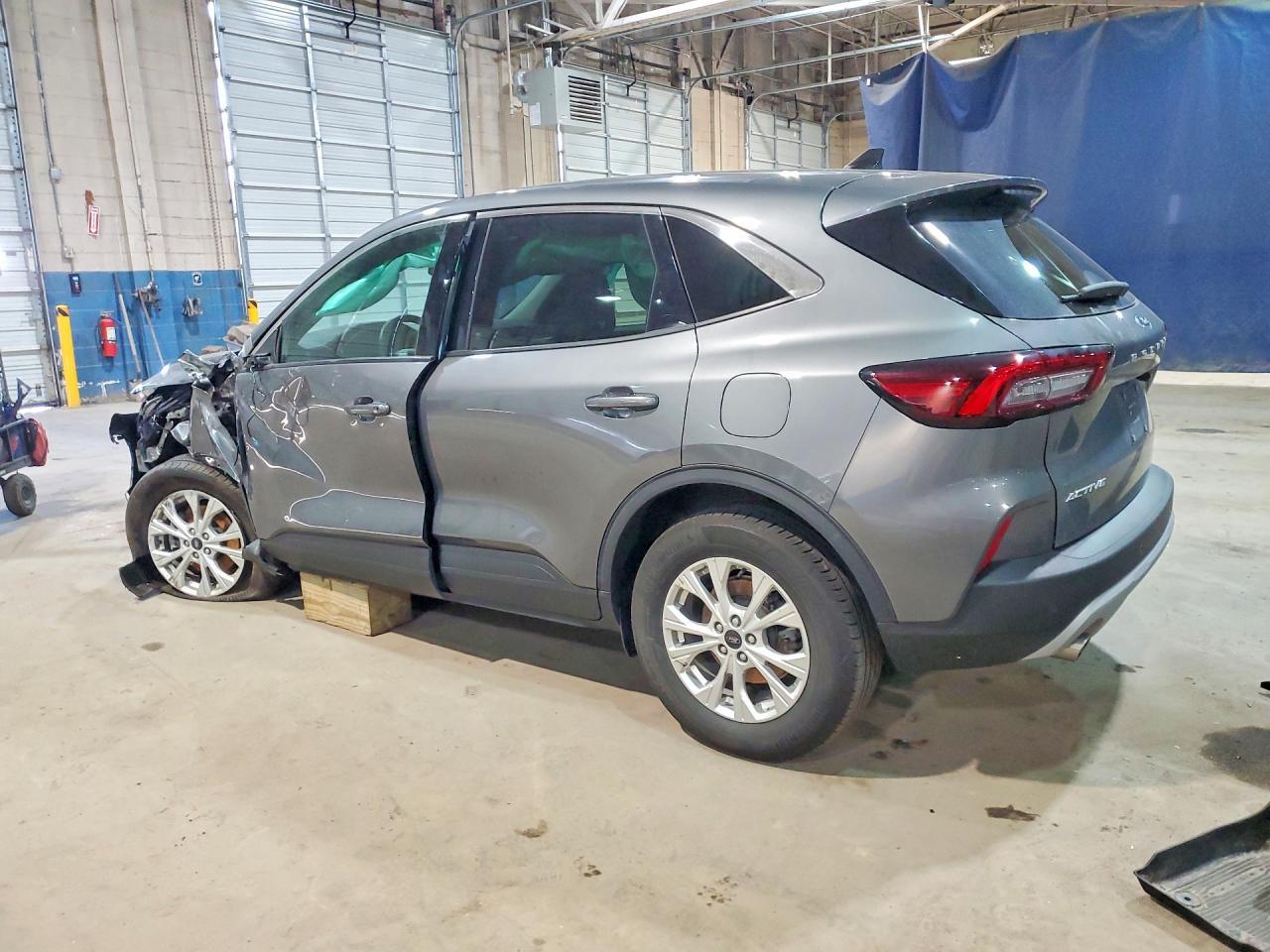 2023 Ford Escape Active - Фото 2