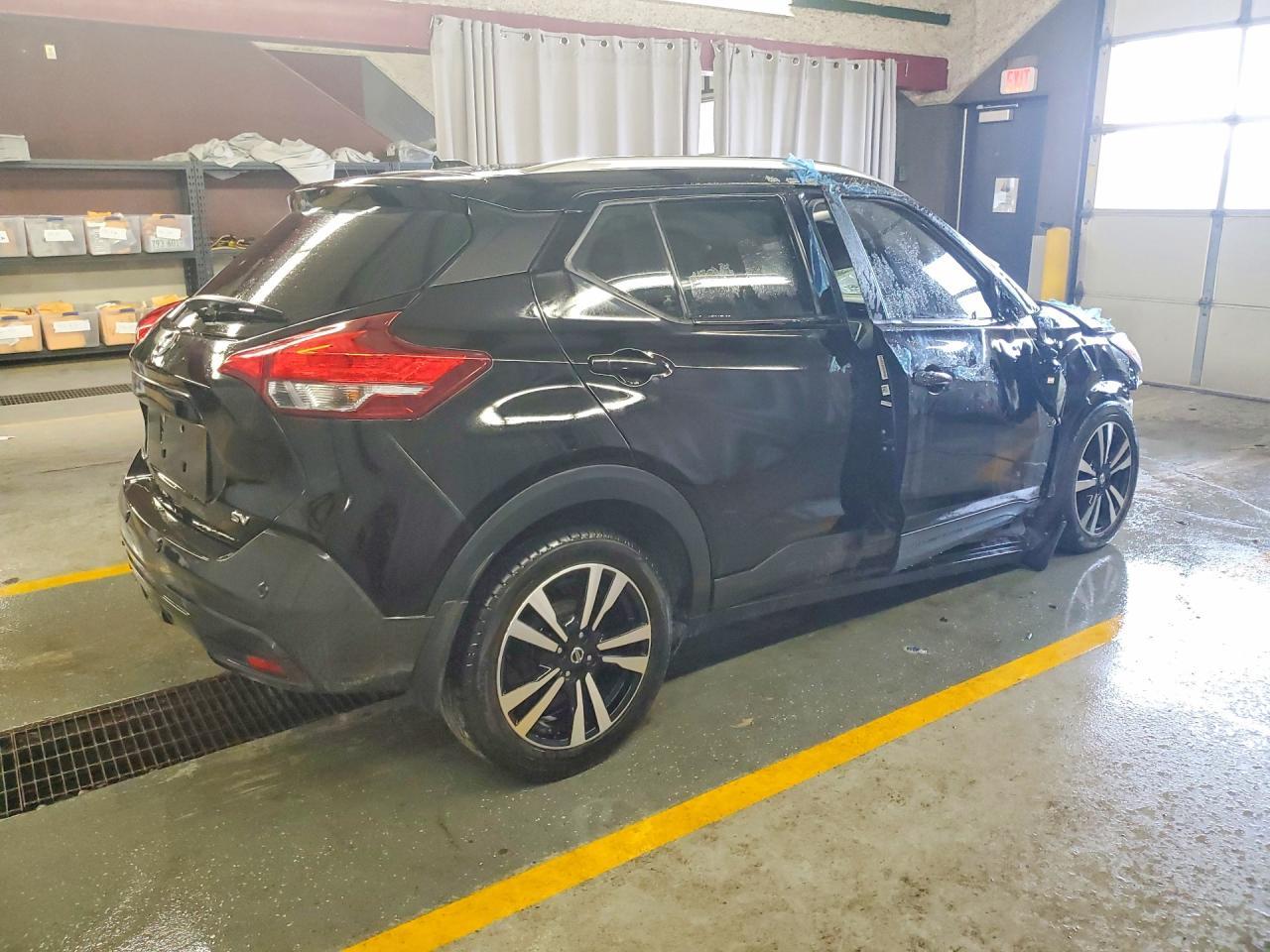 2020 Nissan Kicks Sv - Image 3