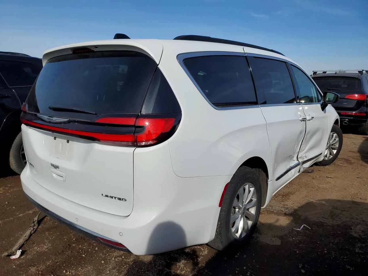 2023 Chrysler Pacifica Limited - Фото 3