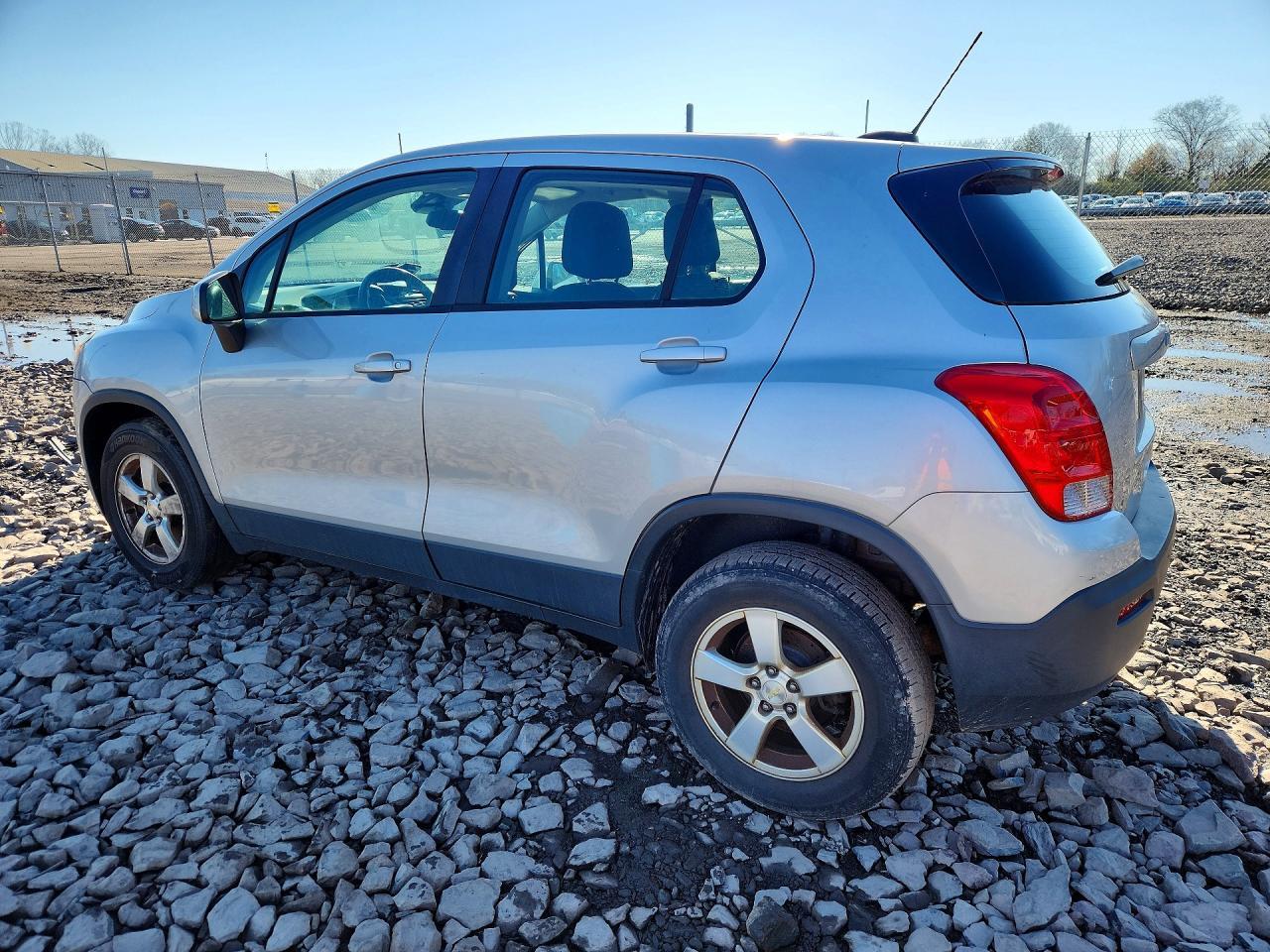 2016 Chevrolet Trax Ls - Фото 2