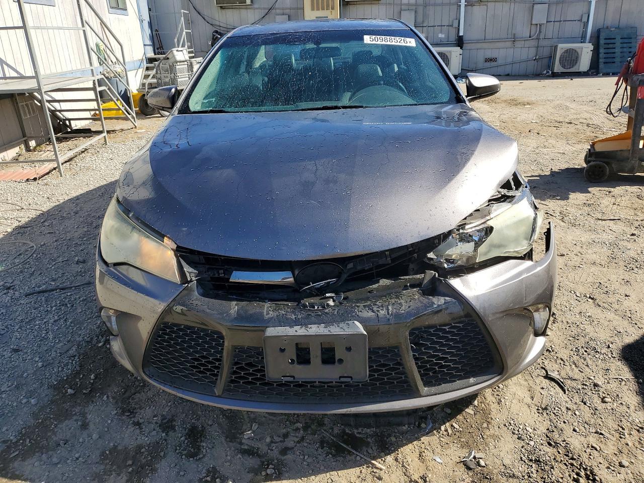 2016 Toyota Camry Se - Фото 5