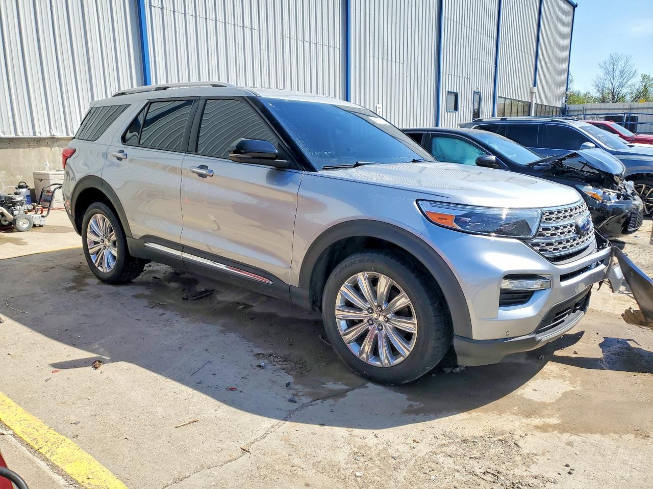 2022 Ford Explorer Limited - Image 4