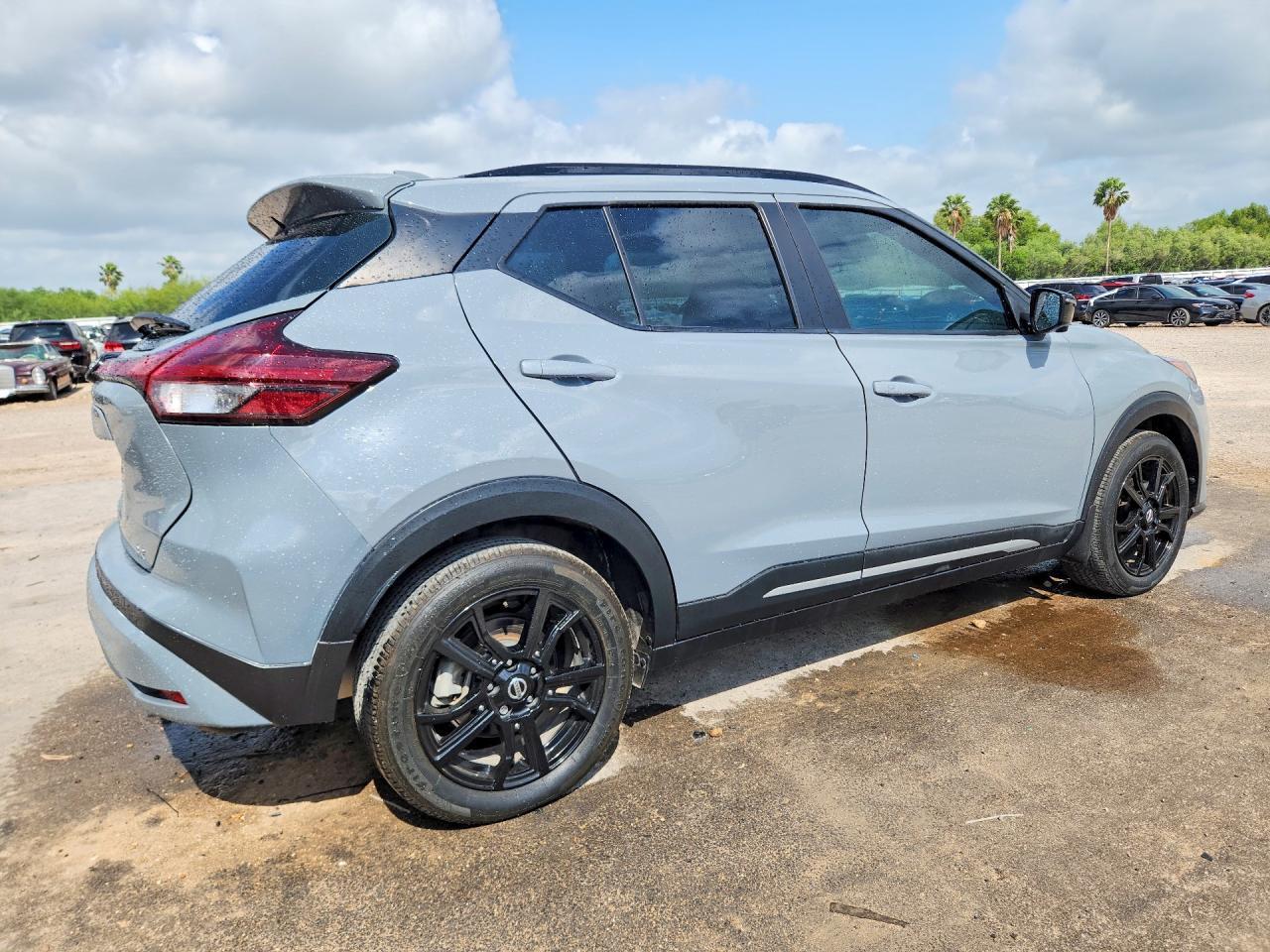 2021 Nissan Kicks Sr - Фото 3